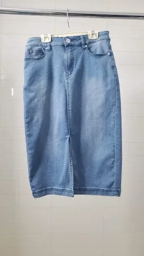 Womens jean skirt size 6-8 or 29, Carreli Brand, Good Cond
