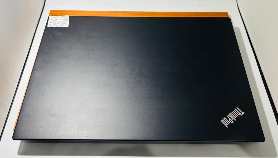 Lenovo T480S 14” Core i5-8350u 16GB 256GB SSD Windows 11 Pro - photo 4