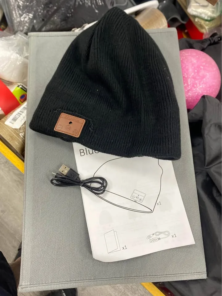 Bluetooth Beanie, Bluetooth V5.2 Wireless Knitted Winter hat, 24 image indicator(2)