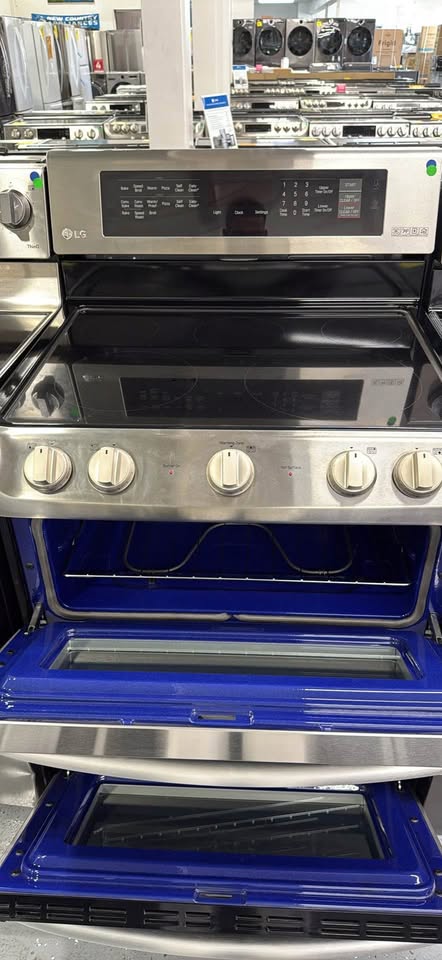 LG Double Oven Range - photo 2