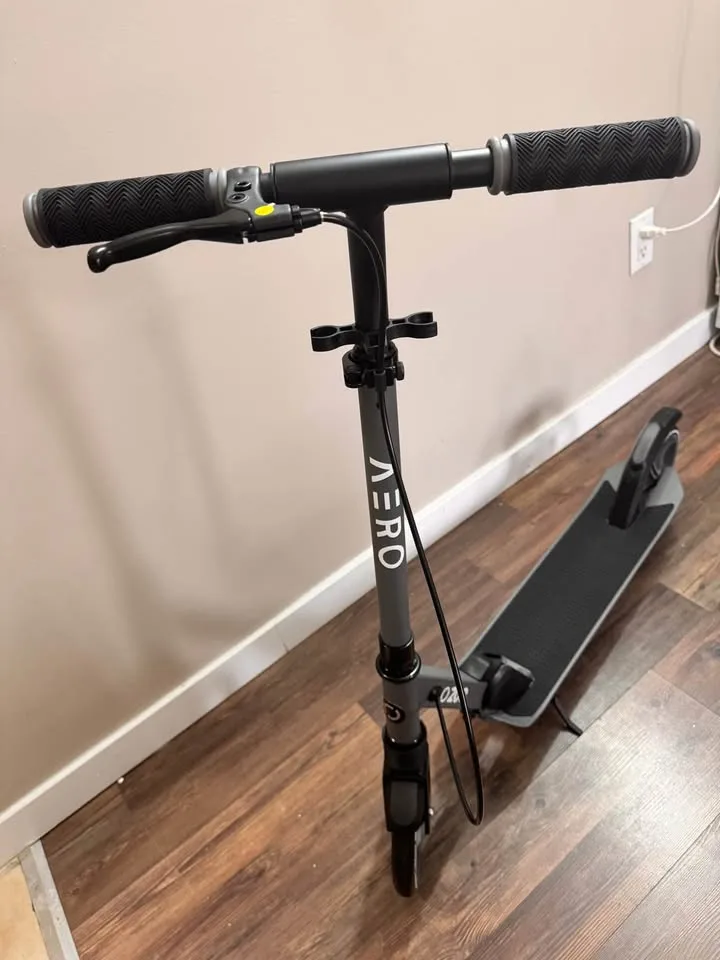 Aero Scooters for Kids Ages 8-12 image indicator(5)