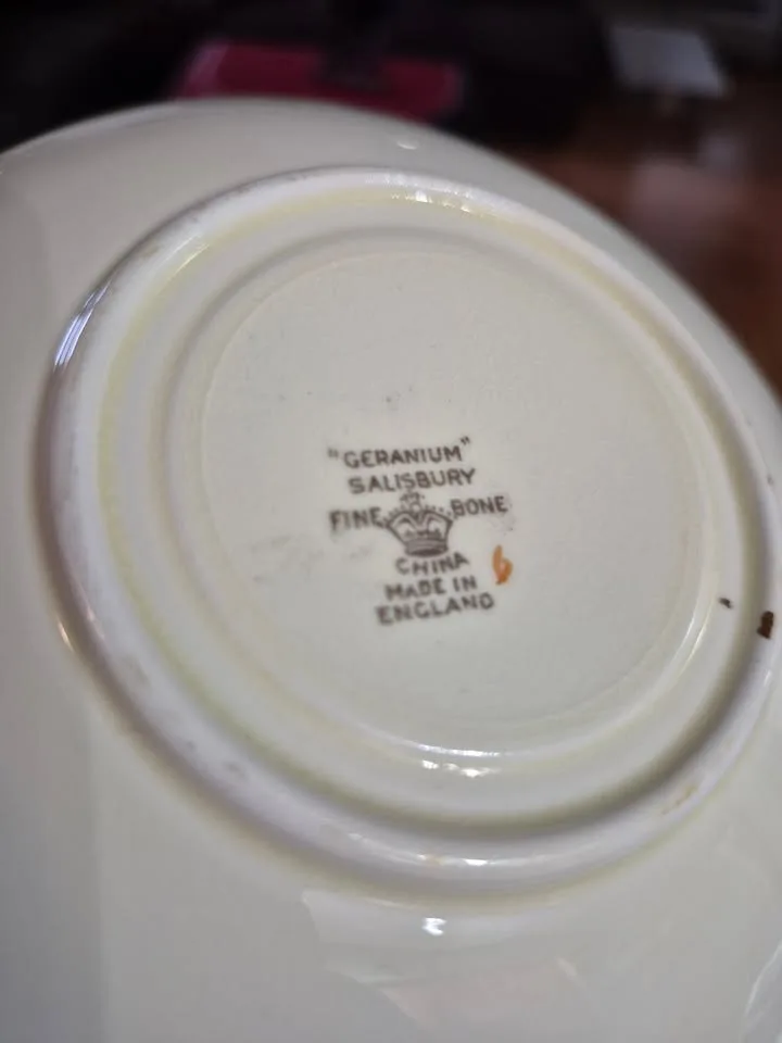 Vintage Salisbury Fine Bone China Tea Set - 17 Pieces image indicator(9)