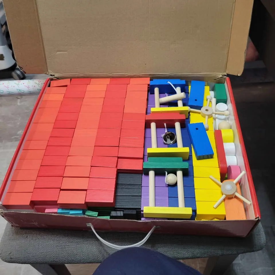 EUC Colour wooden domino set image indicator(4)