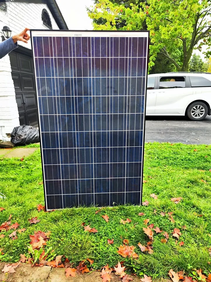 REC - 235W Solar Solar Panel - Excellent condition! thumbnail