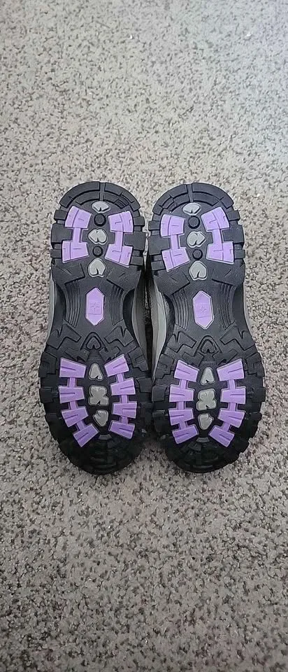 BNWT Mountain Warehouse sz 9 waterproof shoes image indicator(5)