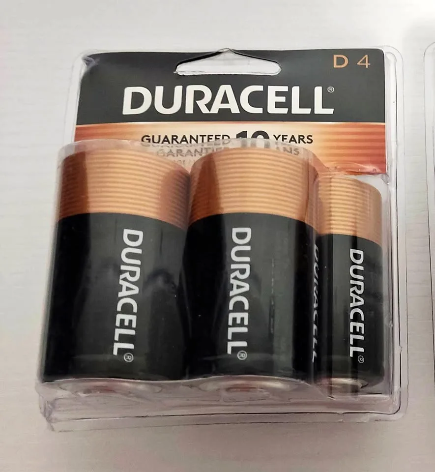 NEW Sealed Lot of 4 Duracell D Batteries