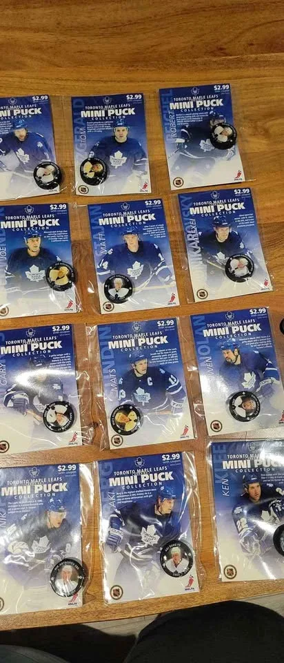 Toronto Maple Leafs Mini Pucks 2003/2004 full set of 28 pucks image indicator(4)