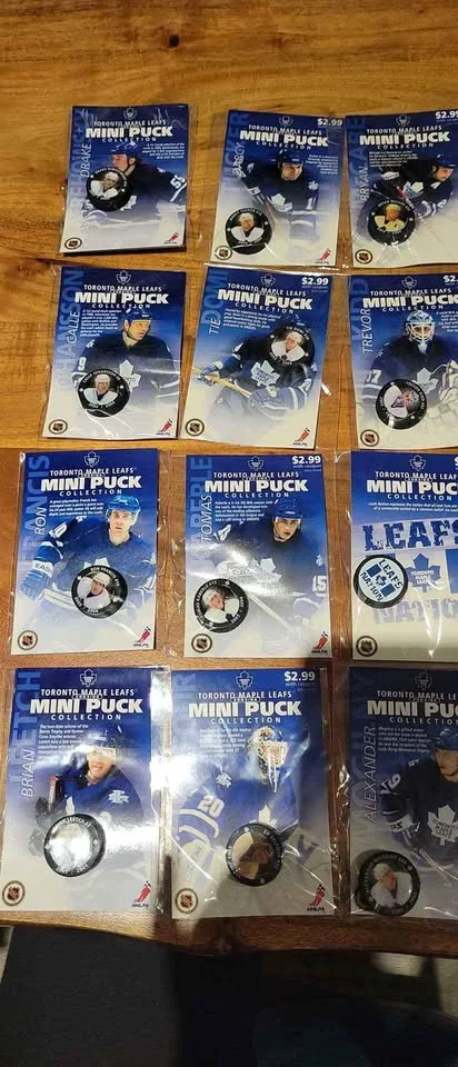 Toronto Maple Leafs Mini Pucks 2003/2004 full set of 28 pucks image indicator(5)