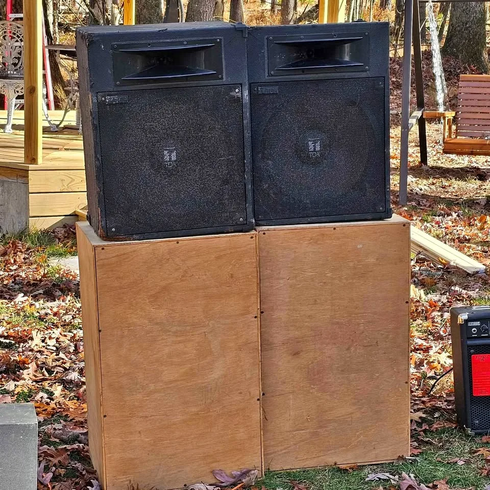 TOA SL-152 Vintage 240W Loudspeakers – Pair (2) with Wooden Stan