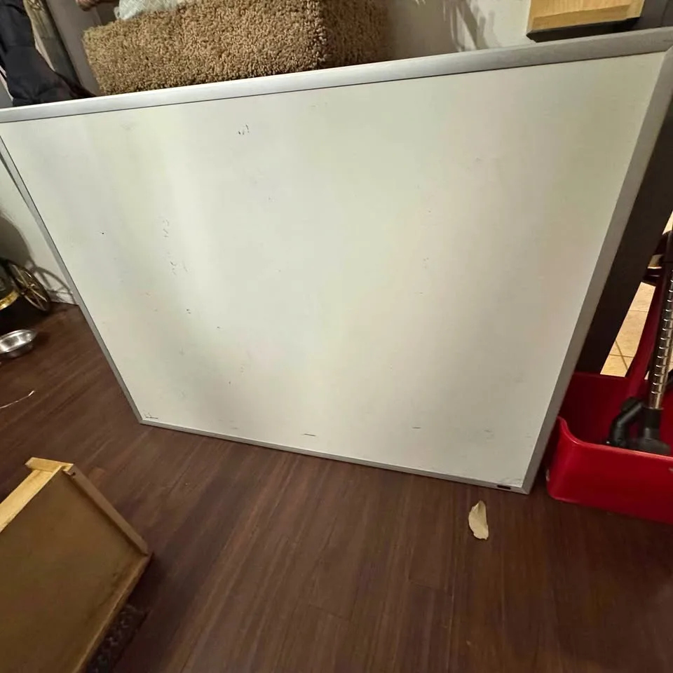 Extra LARGE dry erase white board *small issue see last 2 pictur thumbnail