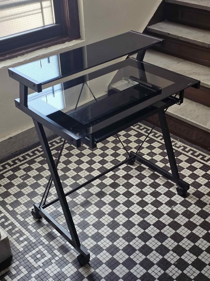 Staples Glass Computer Desk with Keyboard Tray - photo 4
