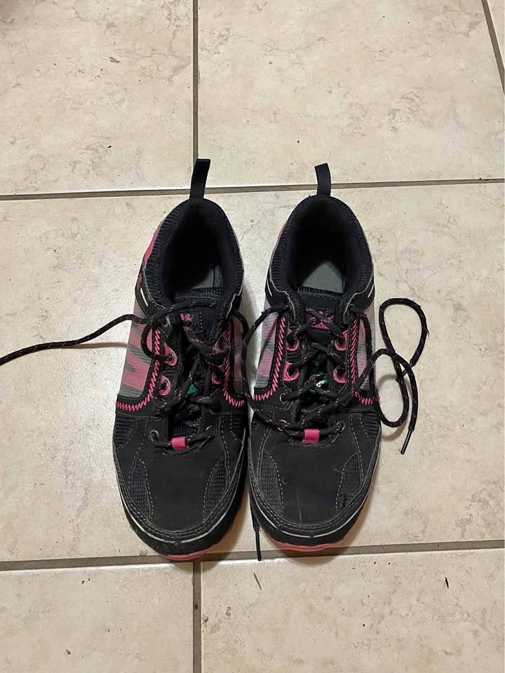Women’s Steel Toe Shoes Size 8.5
