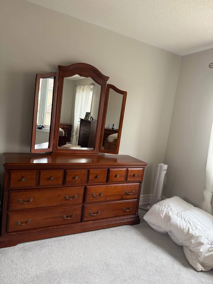 MOVING SALE: Solid Wood Queen Bedroom Set – Bed, Dresser with Mi - photo 2