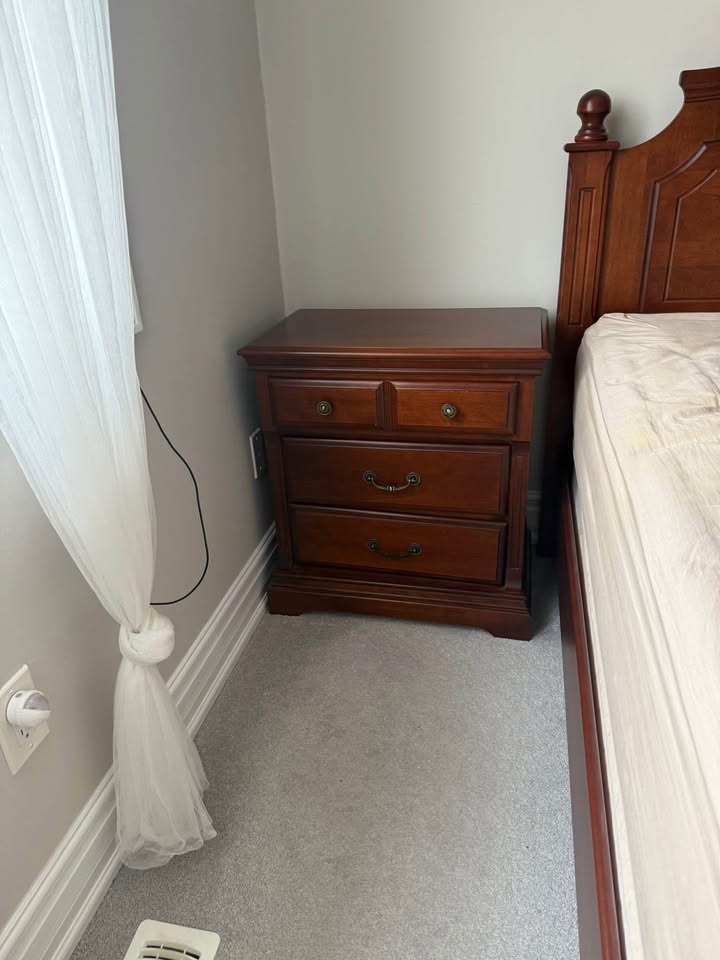 MOVING SALE: Solid Wood Queen Bedroom Set – Bed, Dresser with Mi - photo 3