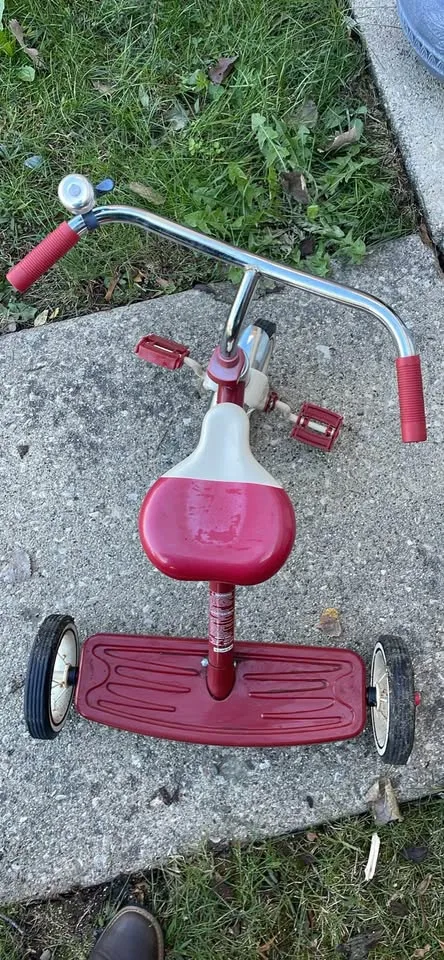 Radio Flyer Tryke image indicator(2)