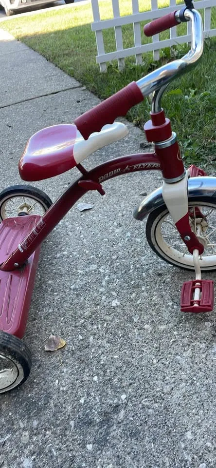 Radio Flyer Tryke image indicator(3)