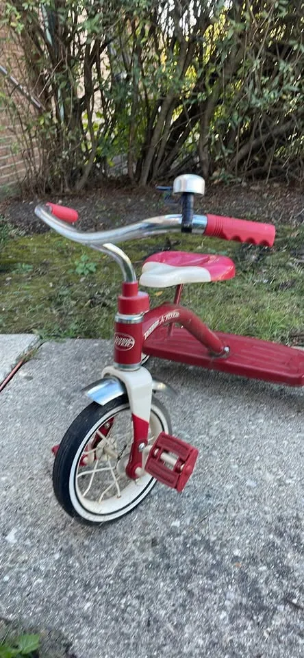Radio Flyer Tryke image indicator(4)