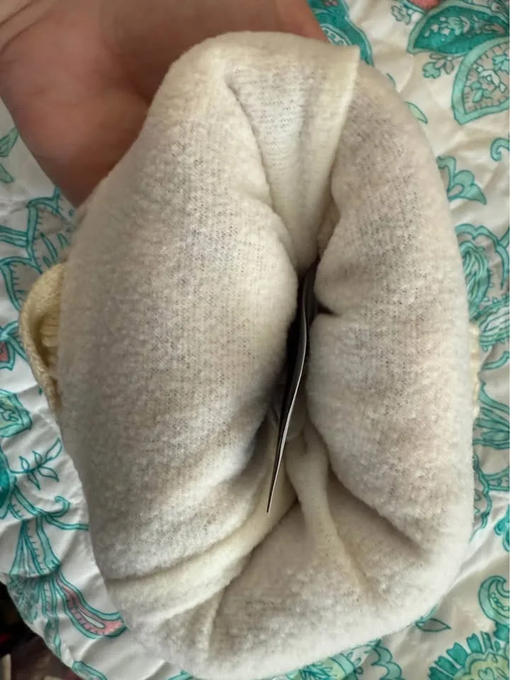 Souris Mini baby girl pompom fleece lined beanie image indicator(3)