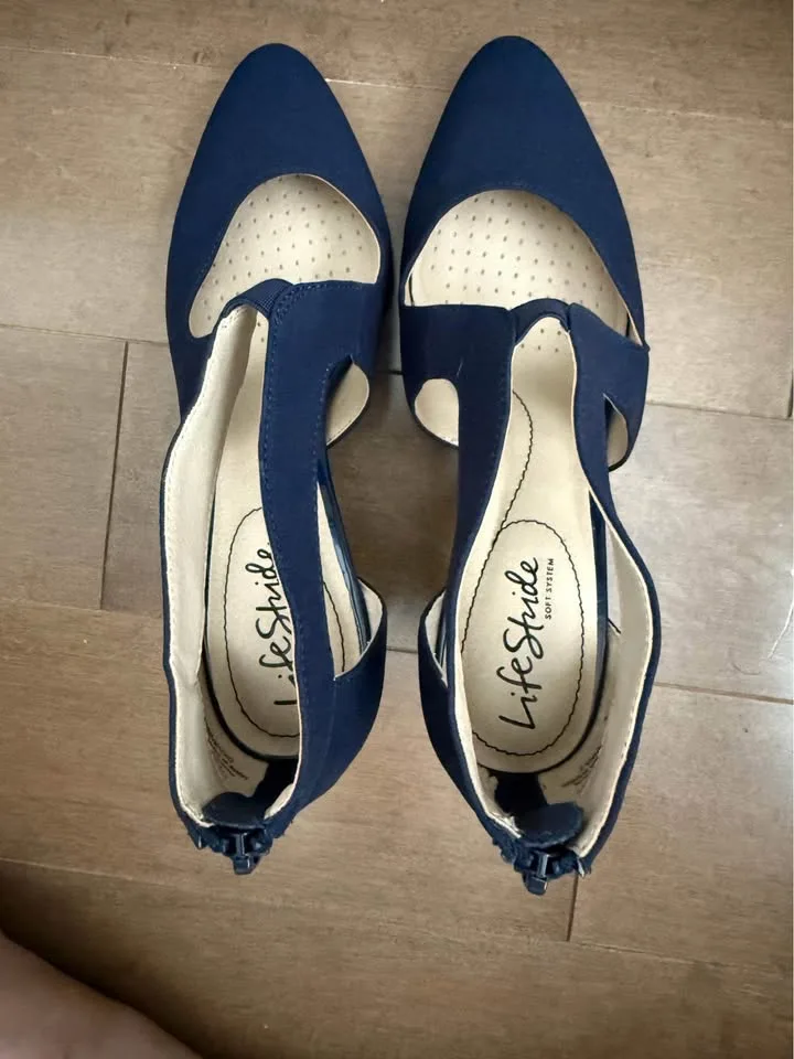 LifeStride NWT Giovanna2 Pointed Toe Suede Navy Pumps- size 8 image indicator(3)