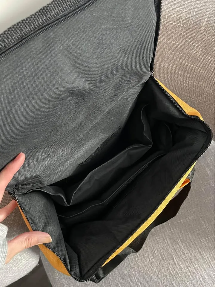 EXCELLENT CONDITION Yellow Multi-Functional Bag image indicator(2)