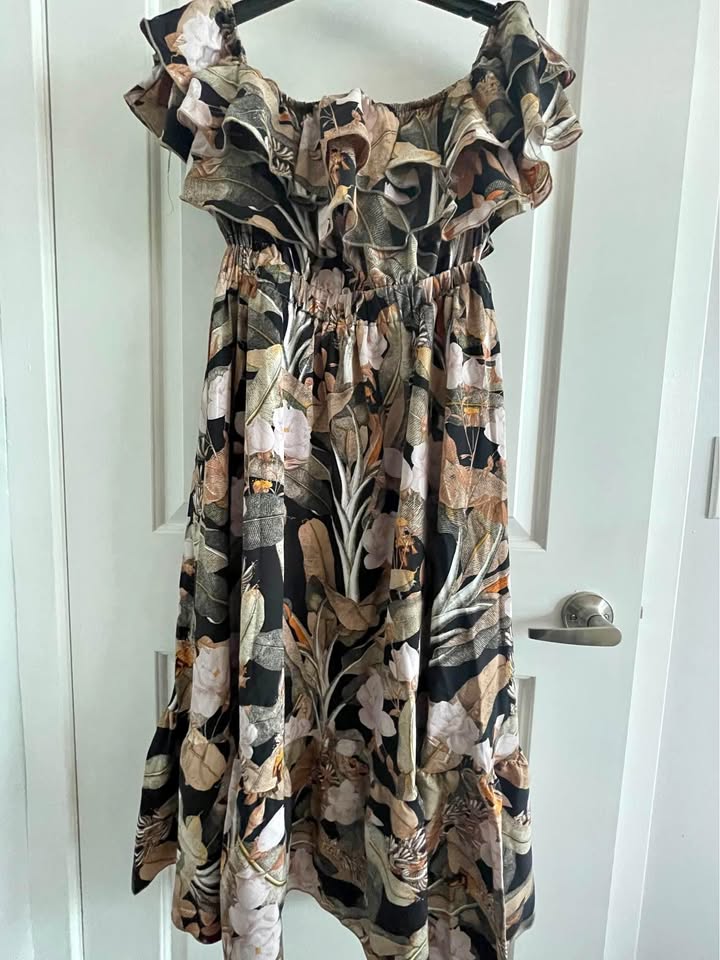 BRAND NEW Off-The-Shoulder Floral Dress