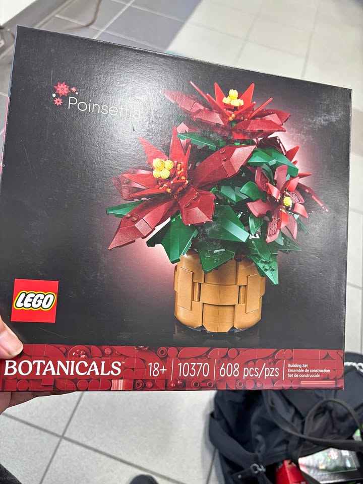 NIB LEGO Botanicals Icons Poinsettia Plant Building Set, Holiday