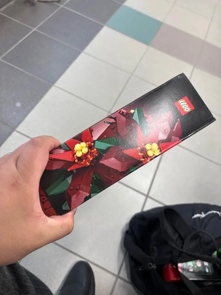 NIB LEGO Botanicals Icons Poinsettia Plant Building Set, Holiday image indicator(4)