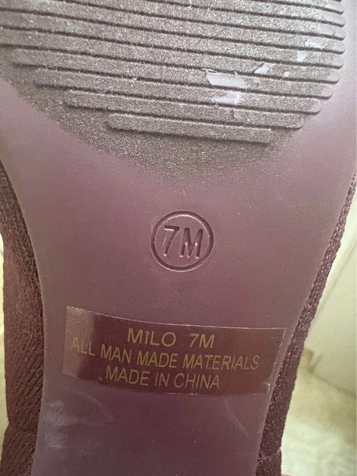 NEW CUSHIONAIRE Women's PLUM Milo Stretch boot sz 7M image indicator(7)