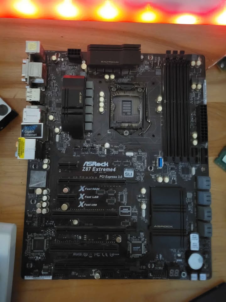 Motherboard! ASrock Z87 extreme4 LGA1151 - photo 4