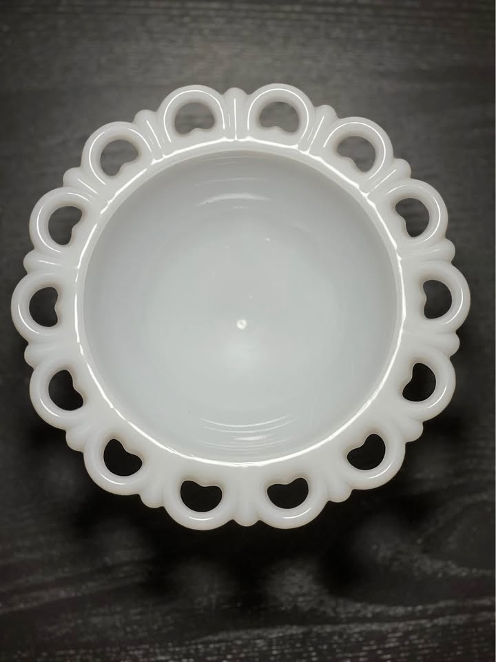 Anchor Hocking Old Colony Lace Milk Glass Pedestal Compote 7” - photo 2
