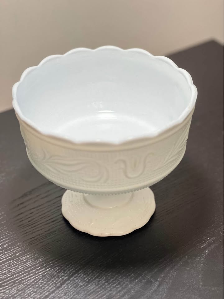 Vintage E.O. Brody Co #M6000 Milk Glass Compote - photo 2
