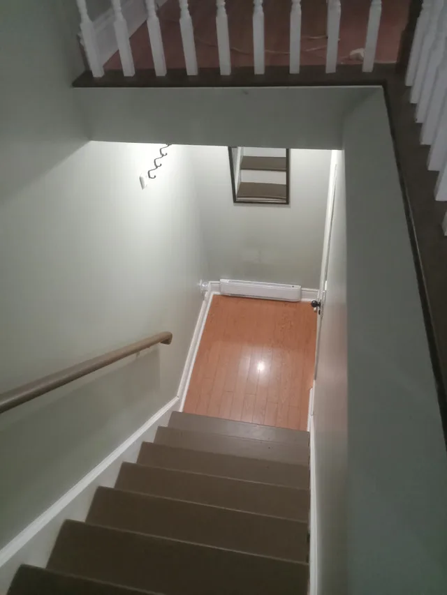 Bedroom for rent with your own private bathroom image indicator(5)