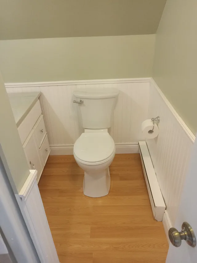 Bedroom for rent with your own private bathroom image indicator(7)