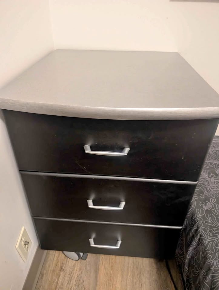 Rolling Bedside Table – 2 Drawers
