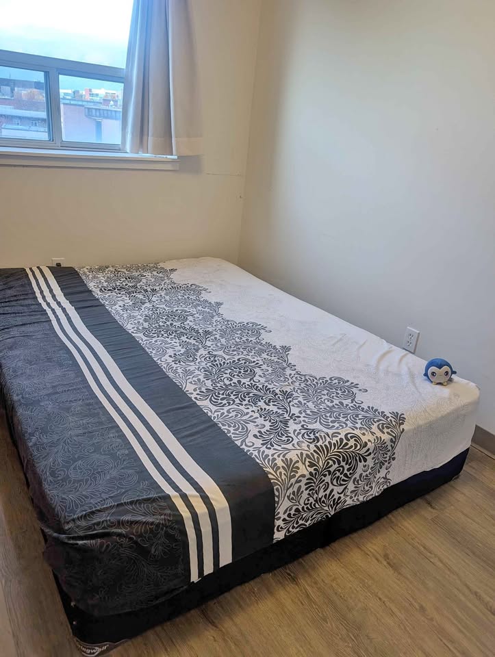 Lightweight Bed with 6” Base & 8” Mattress – Easy to Move!