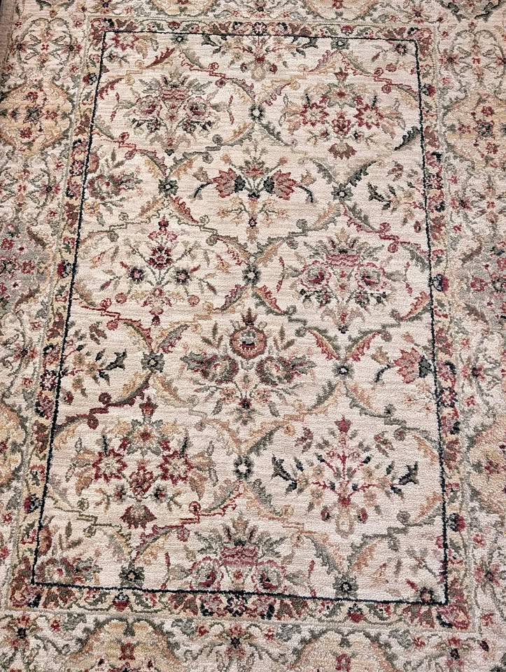 Charming Vintage-Style Rug – Small Carpet (45" × 64")