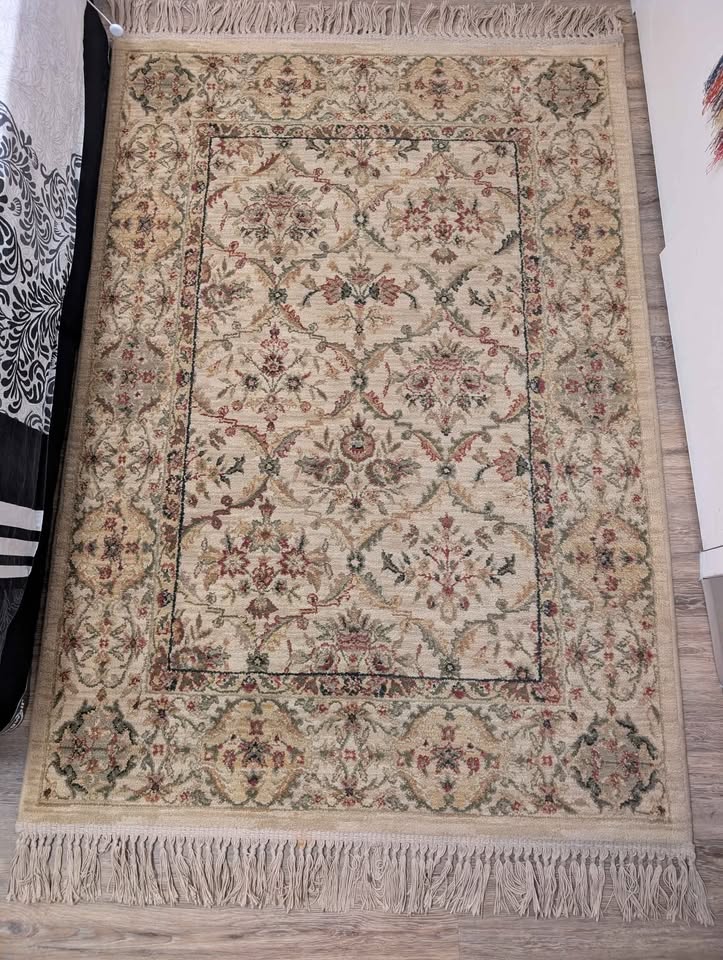Charming Vintage-Style Rug – Small Carpet (45" × 64") - photo 2