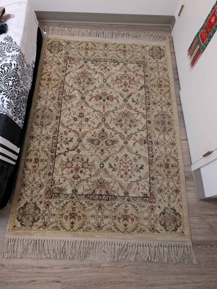 Charming Vintage-Style Rug – Small Carpet (45" × 64") - photo 3