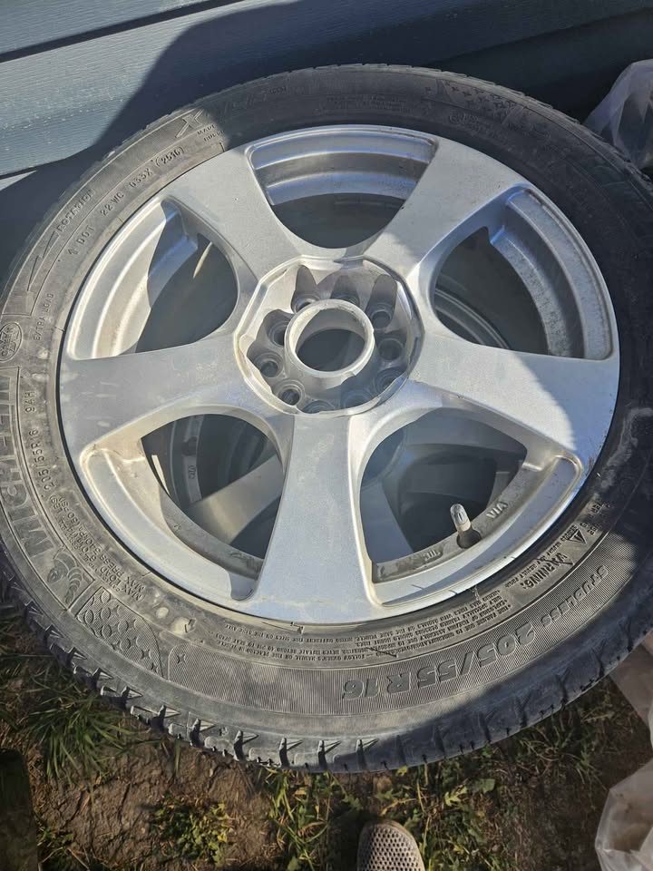 Michelin 205/55/R16 Winter Tires with Rims - photo 2