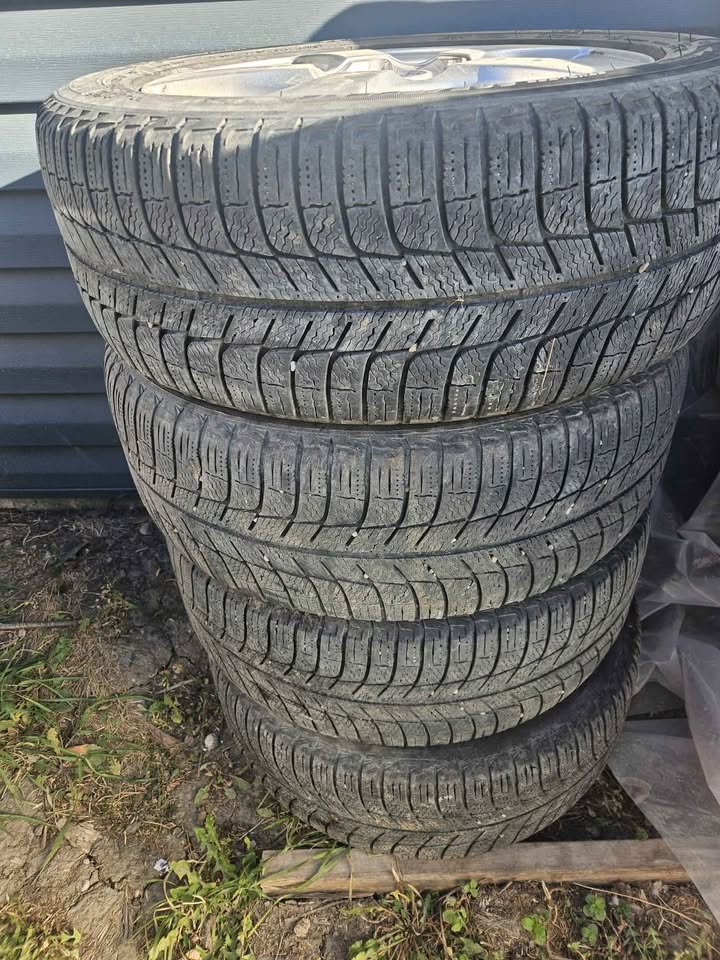 Michelin 205/55/R16 Winter Tires with Rims - photo 3