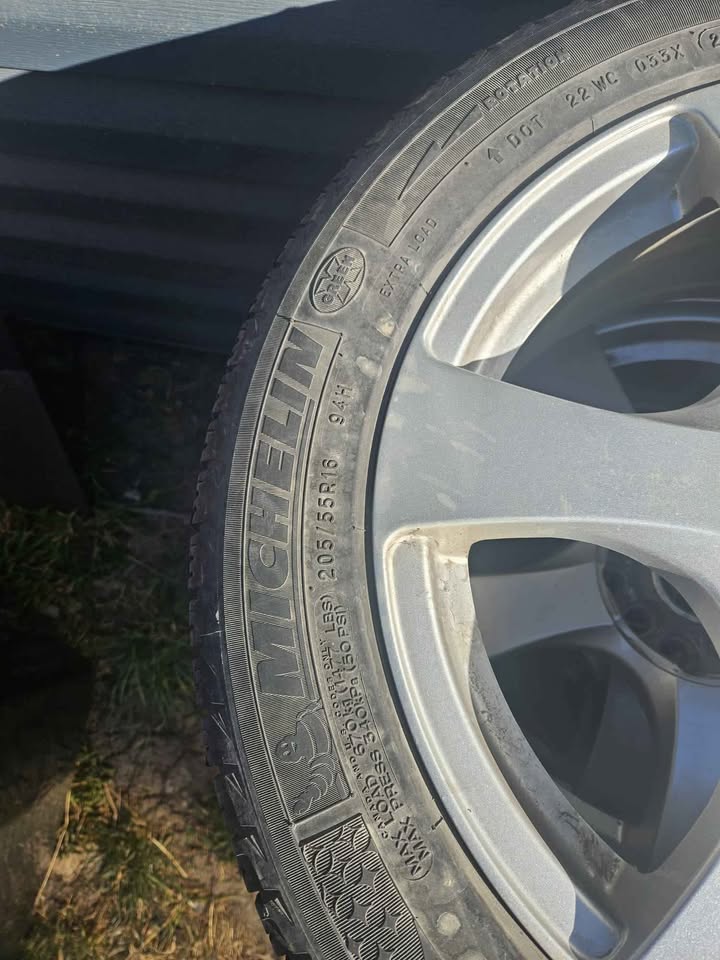 Michelin 205/55/R16 Winter Tires with Rims - photo 5