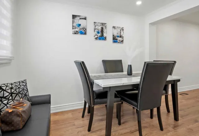 Marble Table Set image indicator(3)