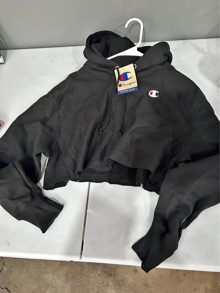 Cropped champion hoodie size small NWT