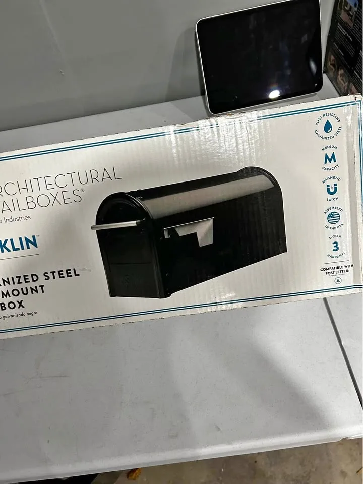 Mailbox - new in box