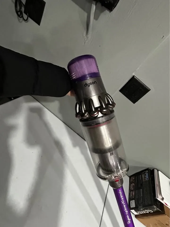 Dyson V10 animal cordless stick vacuum- no accessories or power image indicator(4)