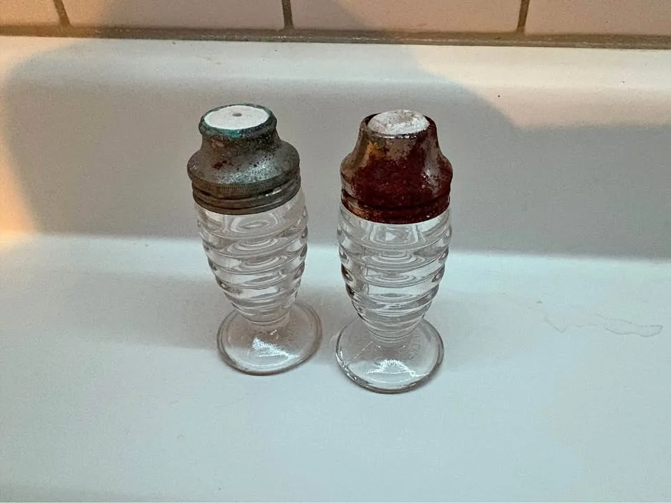 Hazel atlas Airko Salt and pepper shakers