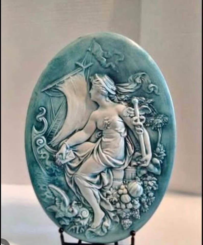 Lady Victorian Cameo