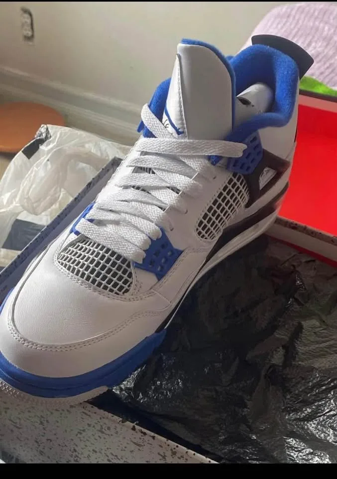 AIR JORDAN 4 RETRO SIZE 9 image indicator(5)