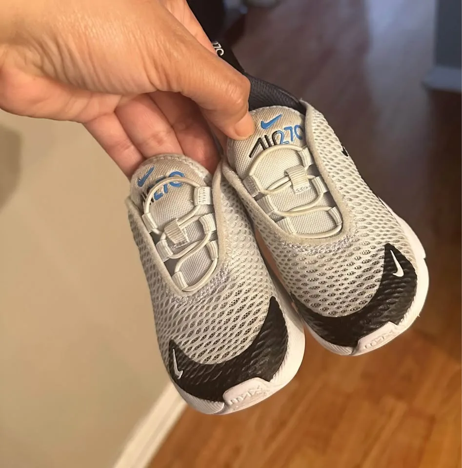 Toddler Nike Air 270 size 6c image indicator(2)