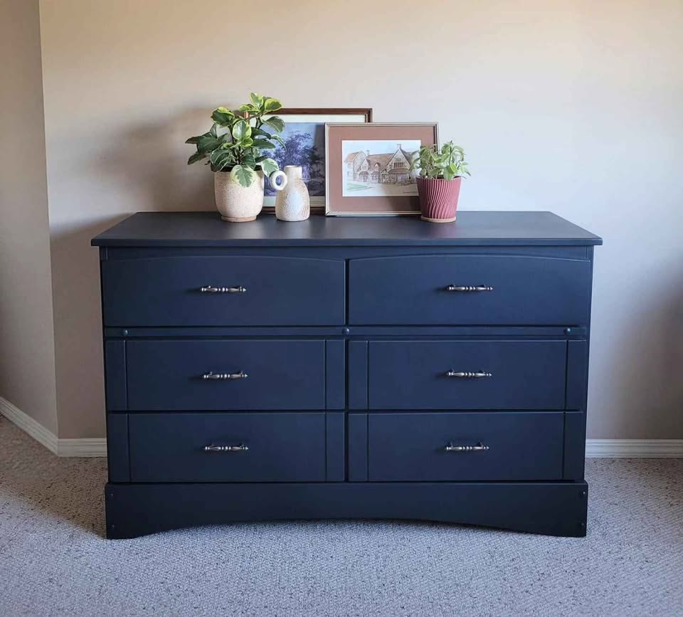 Elegant Refinished Dresser - photo 4